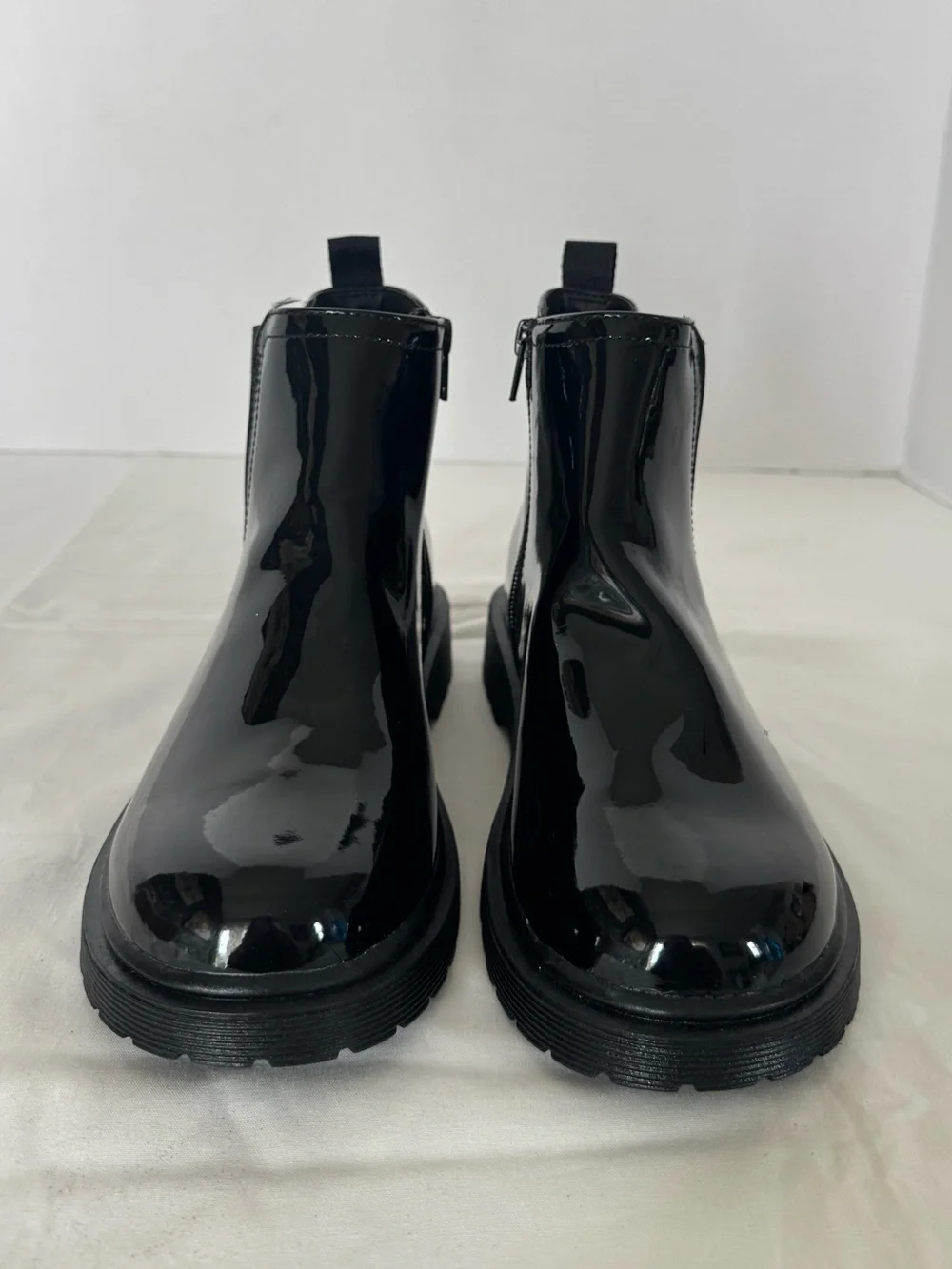 Steve Madden Glossy Black Chelsea Rain Boots Size 4